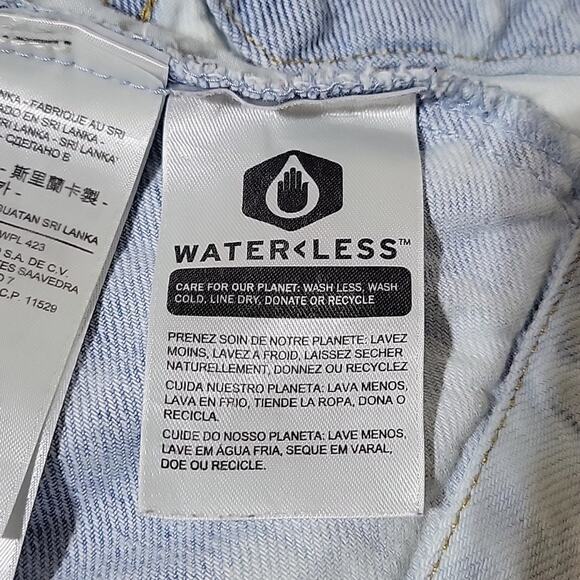 Levi's Lightwashed Jean Jacket Floral Embroidery Back Womens Small - Picture 8 of 12